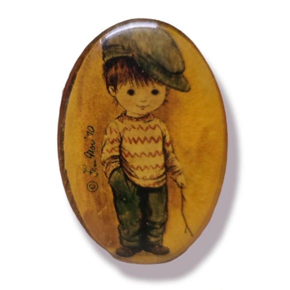 Vintage Signed Fran Mar 1970 Broch Boy With Hat Gold Tone Oval Brooch Pin Cameo - Picture 1 of 2